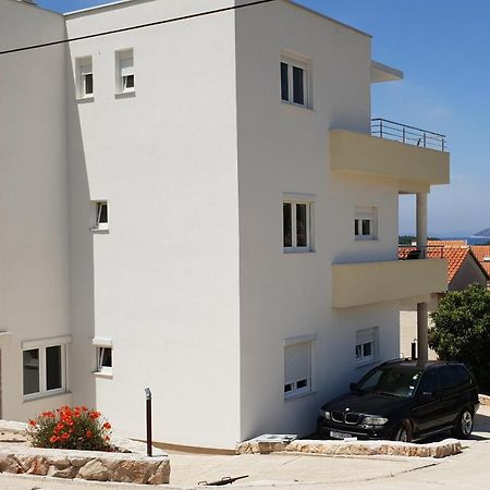 Apartments By The Sea Bilo, Primosten - 14601 Extérieur photo