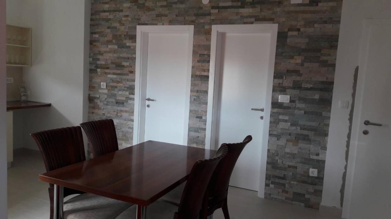 Apartments By The Sea Bilo, Primosten - 14601 Extérieur photo