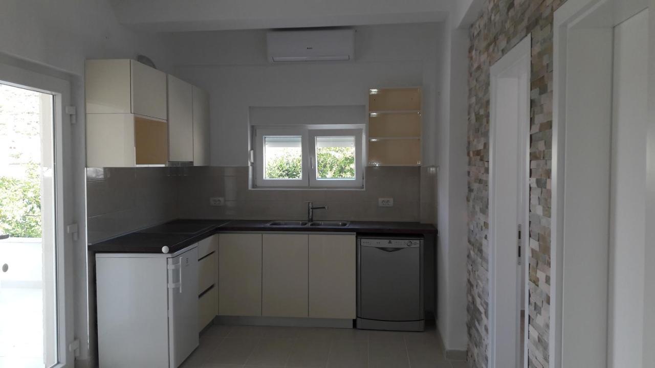 Apartments By The Sea Bilo, Primosten - 14601 Extérieur photo
