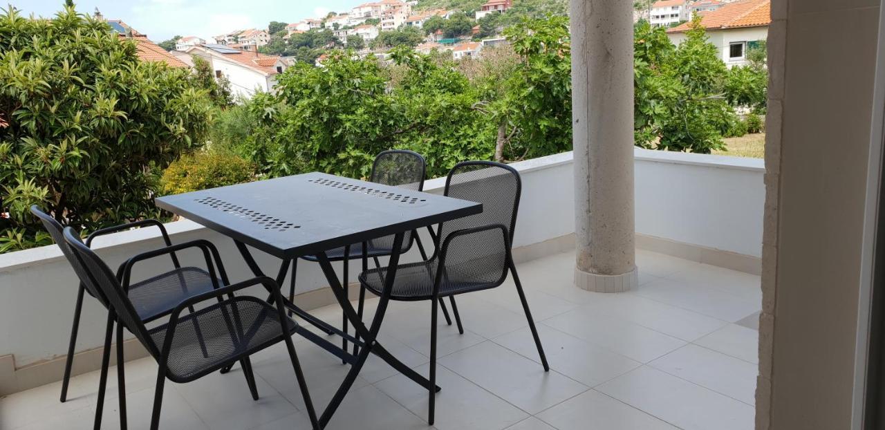 Apartments By The Sea Bilo, Primosten - 14601 Extérieur photo